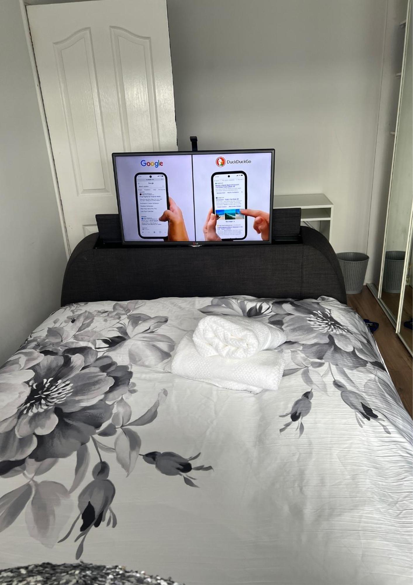 Double Room In Great Barr Near M5 - M6 - Parking - Tv Bed-Garden 伯明翰 外观 照片
